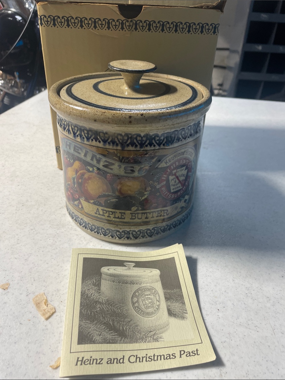 Vintage Handmade Heinz Apple Butter Ceramic Jar with Lid - Beige and Blue